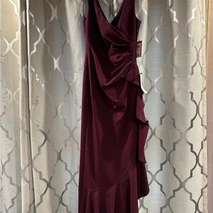 NWT Vince Camuto Elegant Burgundy Evening Dress